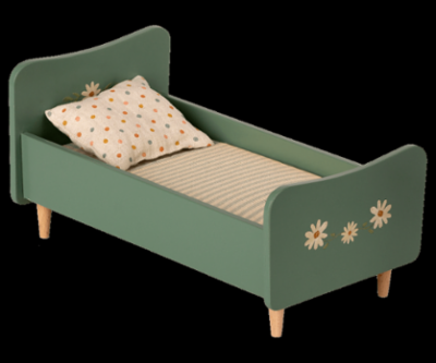 wooden_bed_mini.png&width=400&height=500