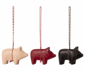 wooden_pig_ornament_in_a_row.jpg&width=280&height=500